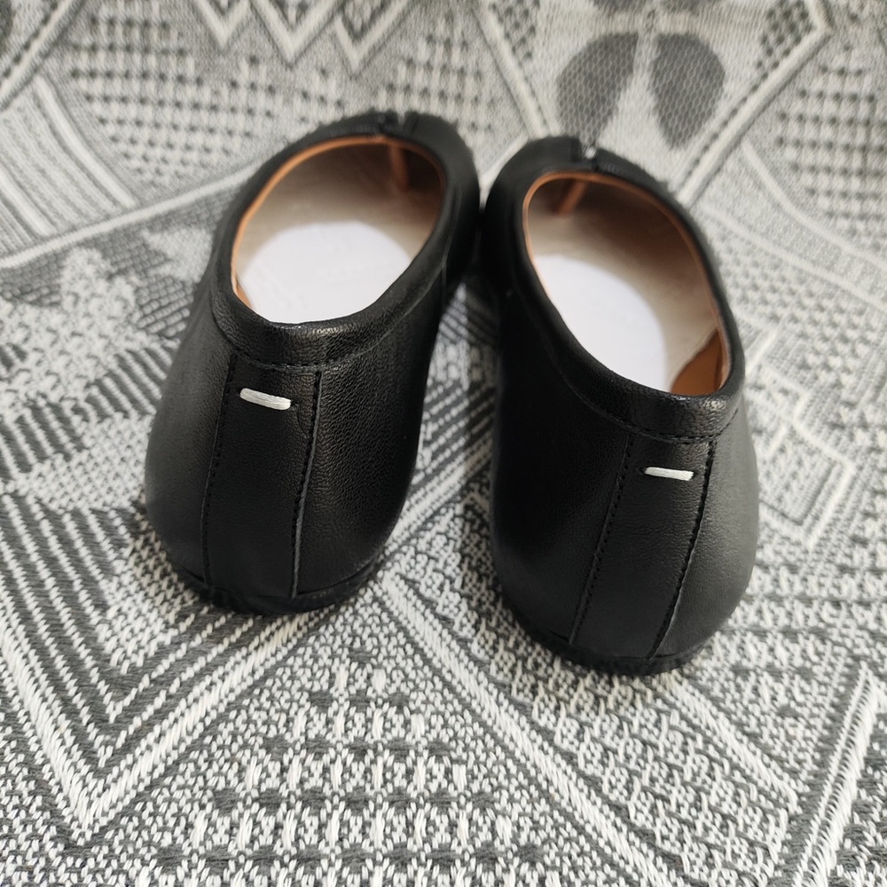 Black Split-Toe Ballet Flats - Picture 8 of 12